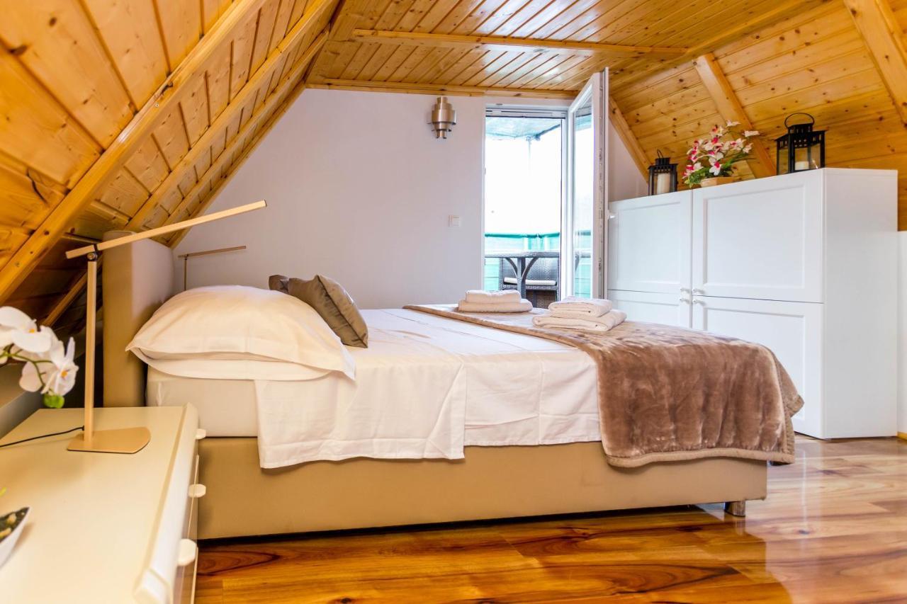 Holiday House Antique Kostanje المظهر الخارجي الصورة